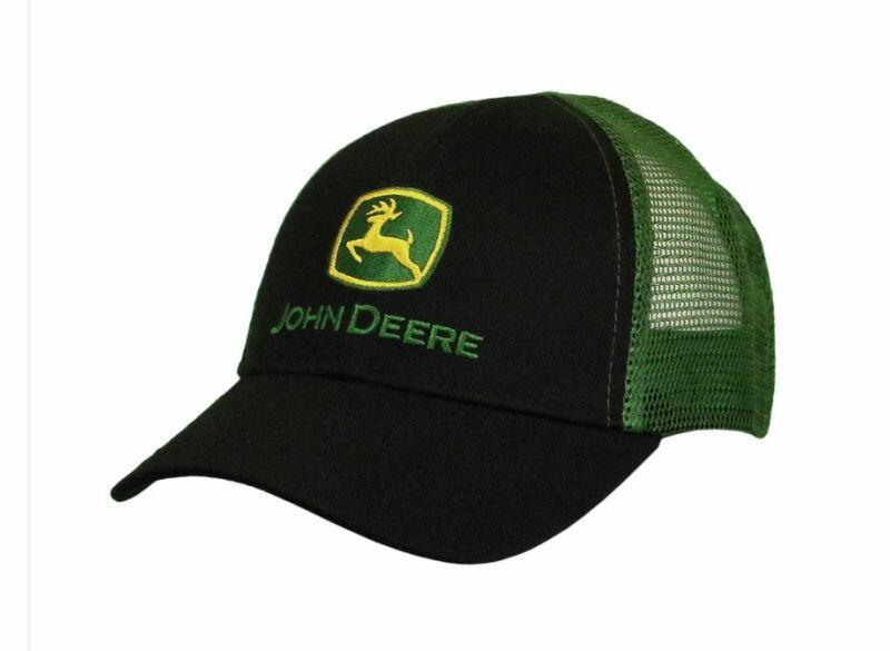 Dětská kšiltovka John Deere černá s logem a zelenou síťkou - pohled zepředu