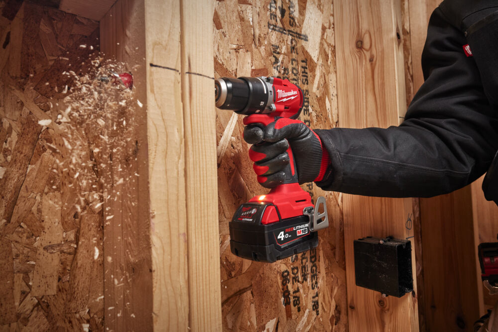 Příklepová vrtačka Milwaukee M18 Brushless 2.gen - při práci s dřevem