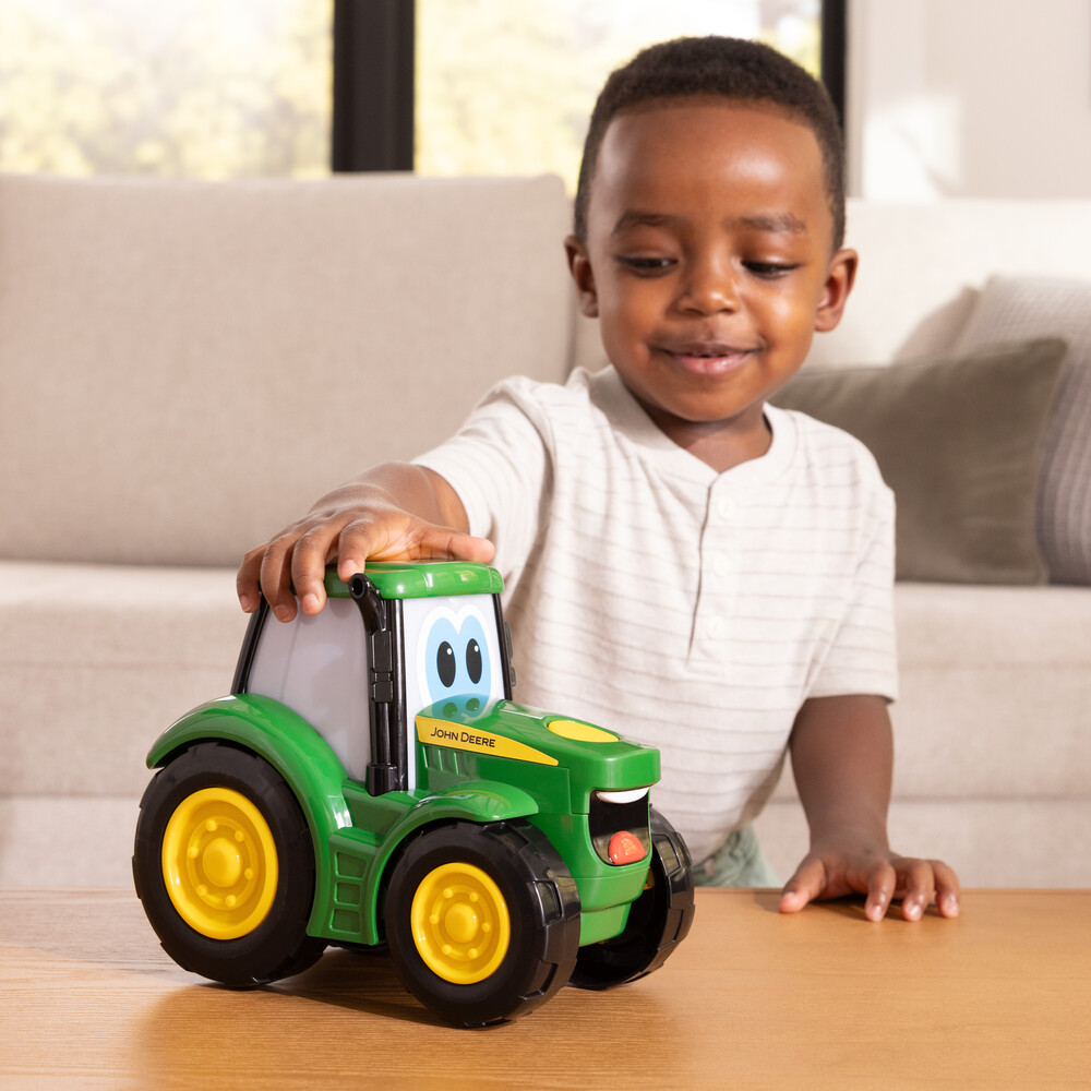 HRACKA-JOHN-DEERE-TRAKTUREK-JOHNNY-LIGHTS-SOUNDS_F.jpg
