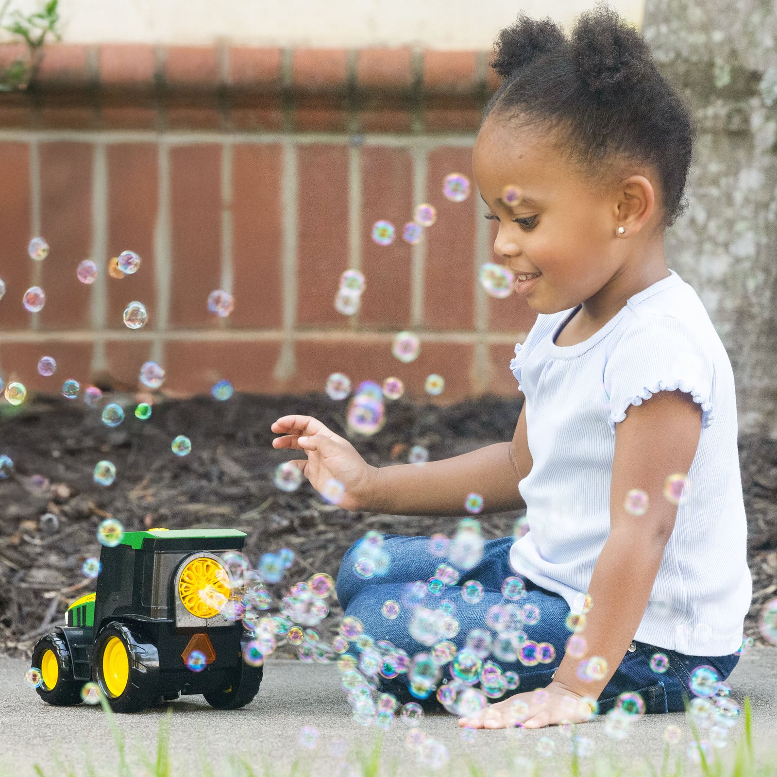 HRACKA-JOHN-DEERE-TRAKTOR-BUBBLE-N-GO_D.jpg