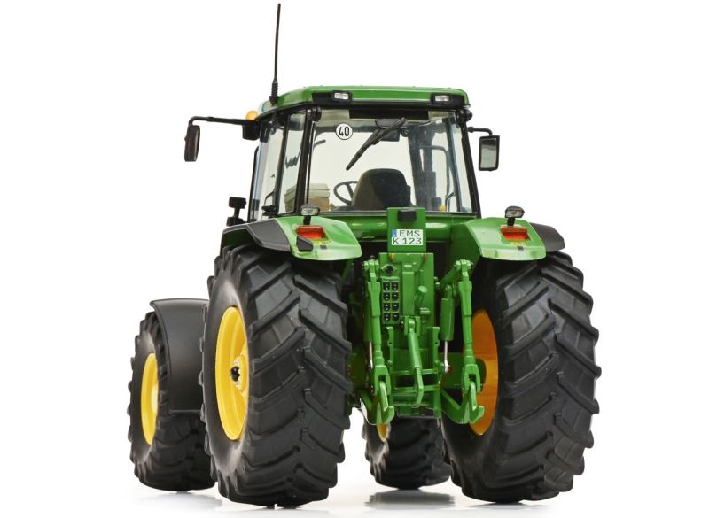 Model John Deere traktor 7800 - pohled zezadu