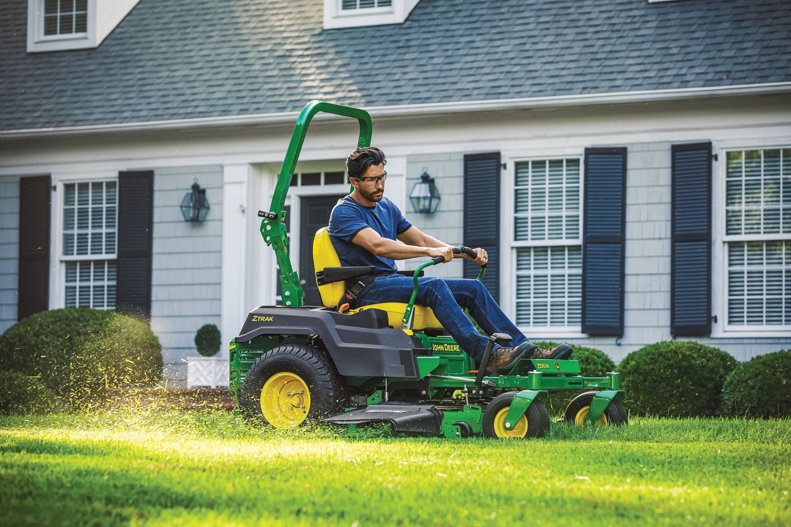 Žací stroj John Deere Z530M ZTRAK - snadno posečete Vaši zahradu